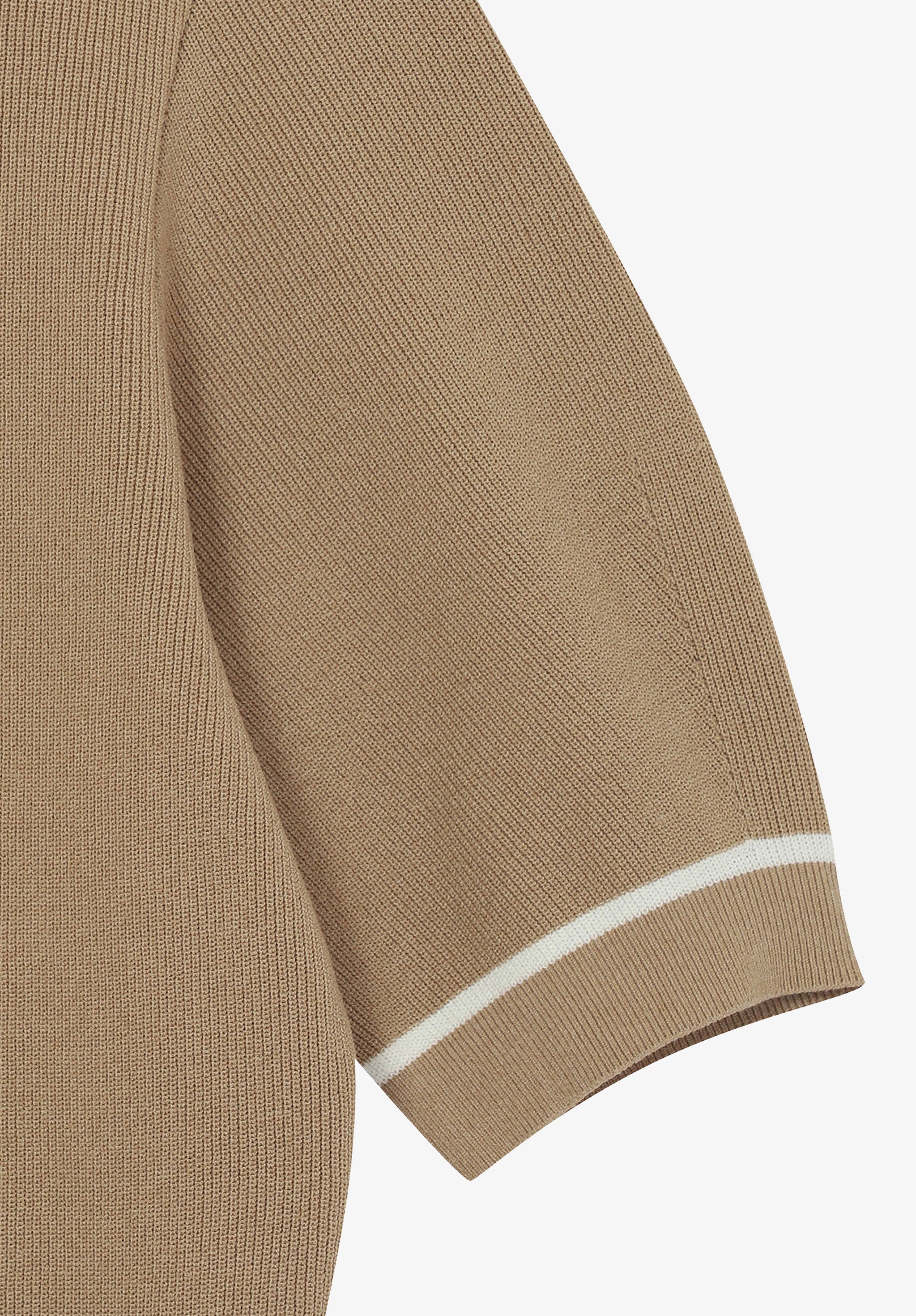 Polo with contrast collar - 5