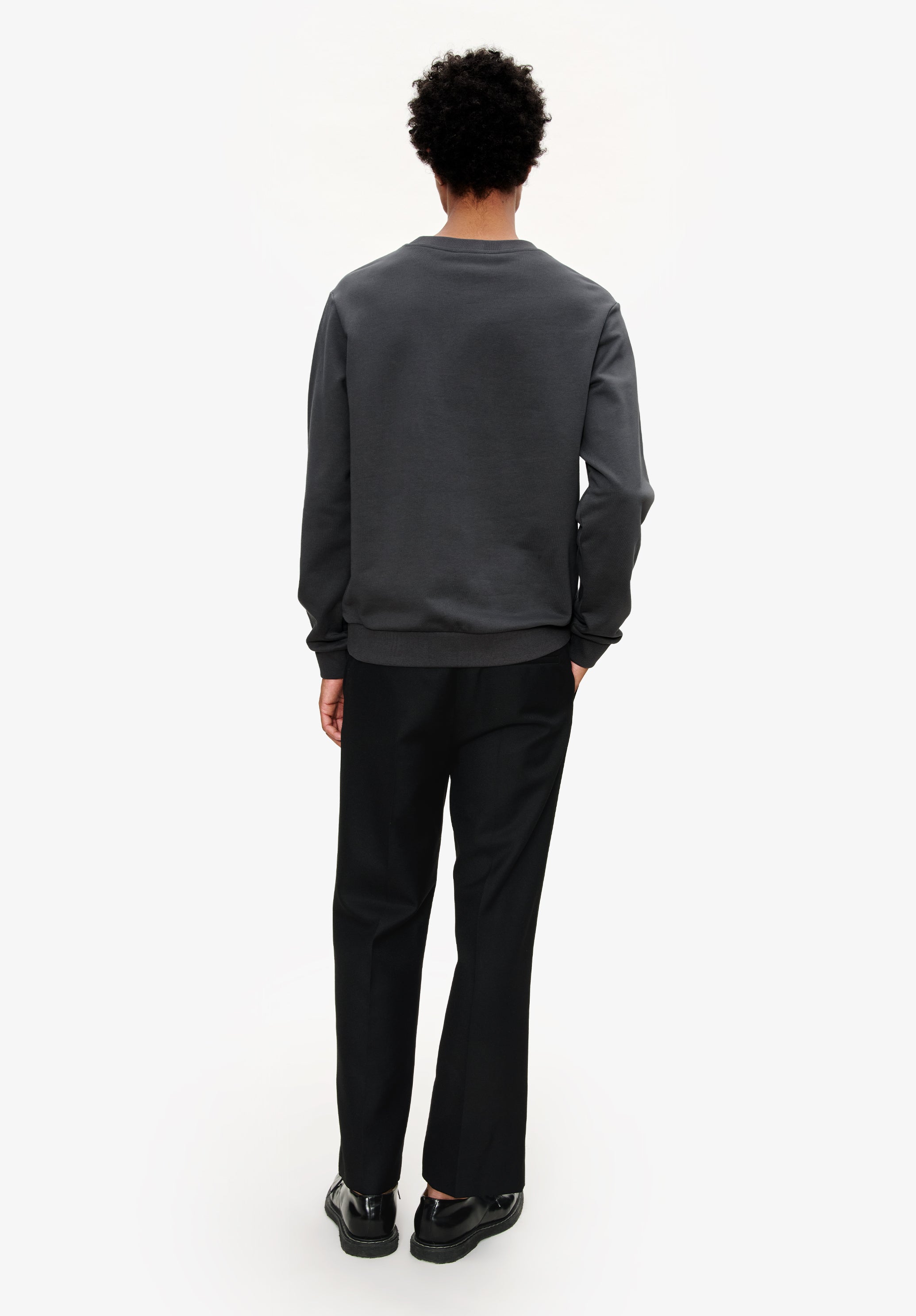 Straight, wide-leg trousers with permanent crease - 3