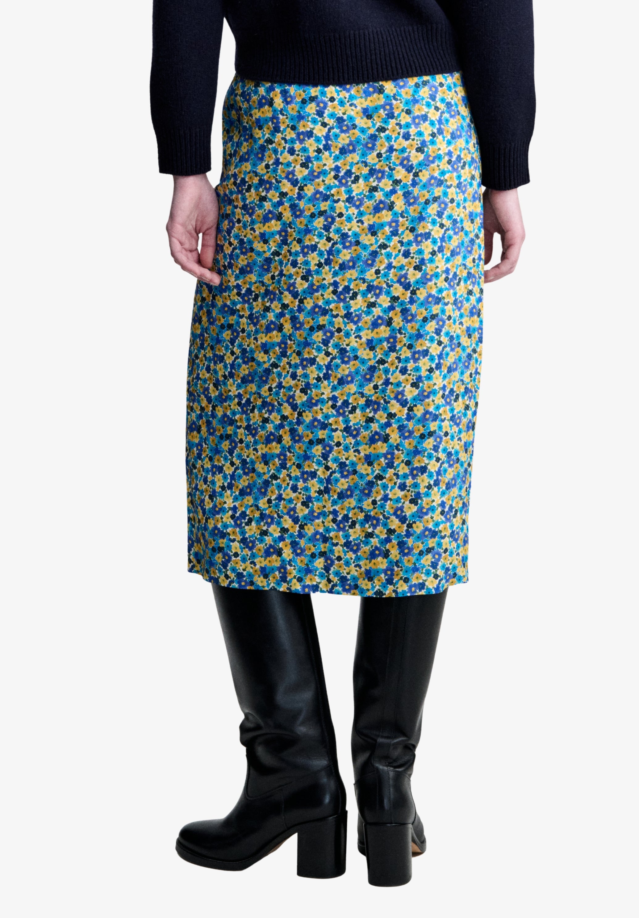 Long viscose skirt with floral motifs