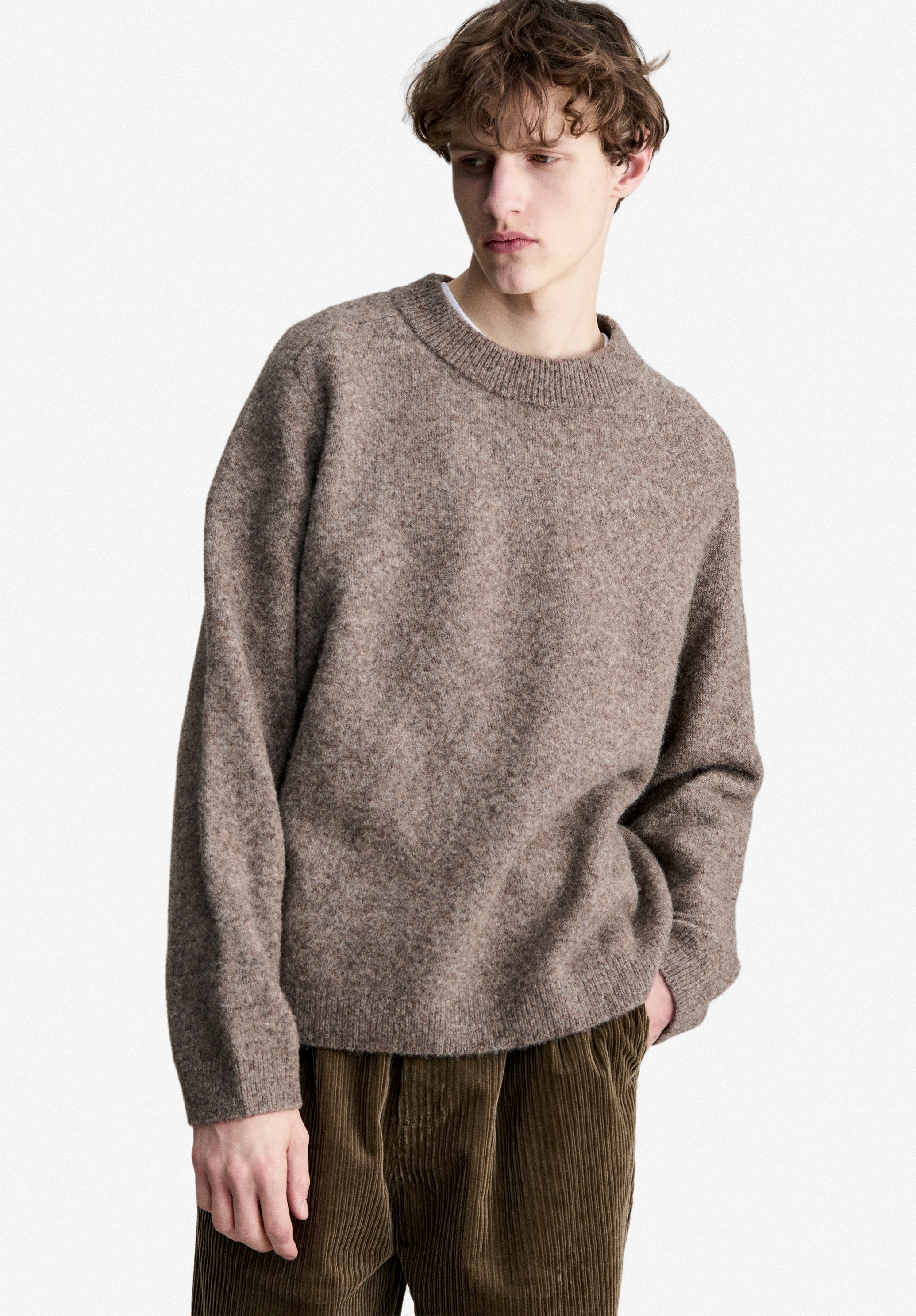 Loose-fit taupe brown sweater - 3
